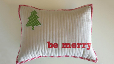 Merry_Little_Pillow_p.jpg