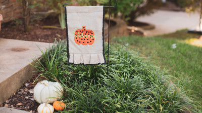 Pumpkin_Applique_Garden_Flag.jpg