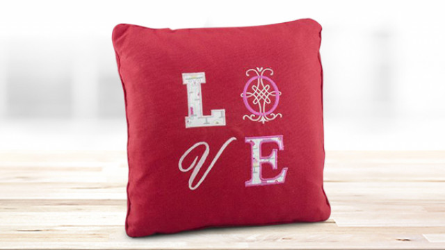 Love_Pillow_p.jpg