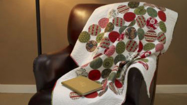 Holiday_Circle_Quilt.jpg