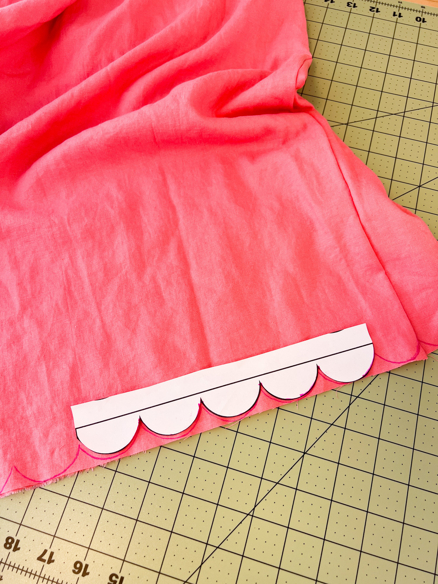 Tutorial: The Scalloped Hem Stitch