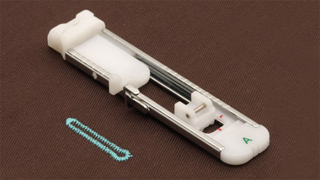 singer-1-step-computerized-buttonhole-presser-foot-w-underplate