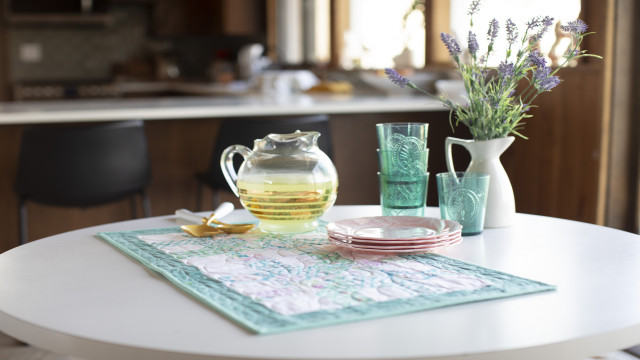 Placemats_Runner_TealFloral_1