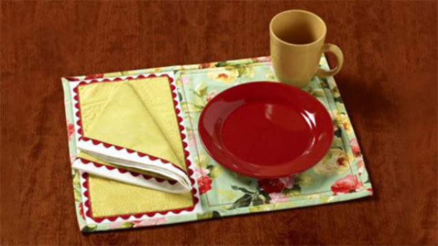 Summertime_Placemats_and_Napkins.jpg